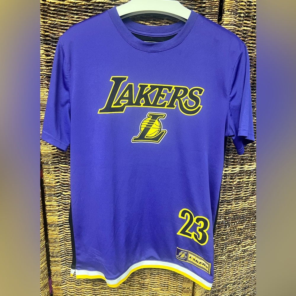 NBA-T Shirt,‎ 23 James, Size: Medium